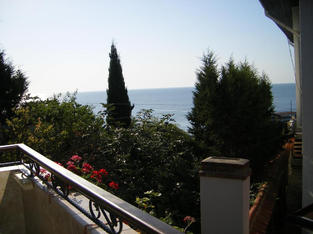 Dari Guest Rooms Стаи За Гости Дари Nesebăr Exterior foto
